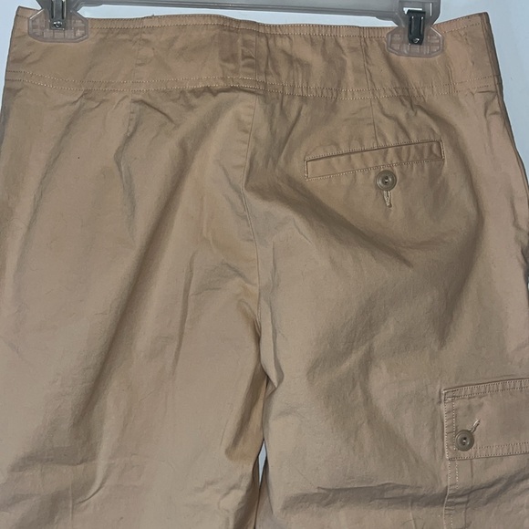 Never worn Ralph Lauren blue label cargo capris, size 4 - Picture 7 of 9